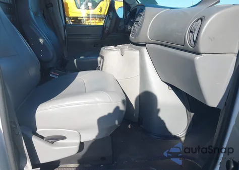 2003 Ford E-150 Commercial from USA, damaged, VIN 1FTRE14243HB30072